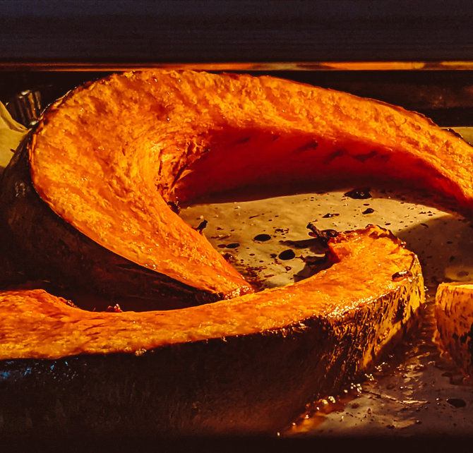 Aleksandro Kovganko nuotr./Nekasdieniai patiekalai. Moliūgas su medumi ir minkštu sūriu