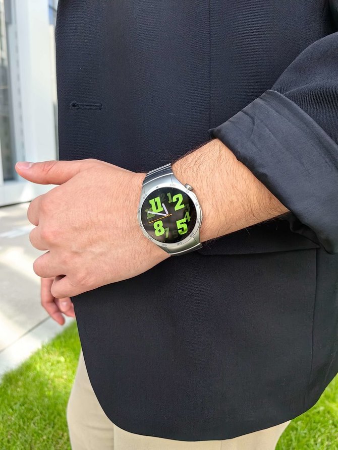 Huawei nuotr./„Huawei Watch GT4“ rodo naują kryptį: elegantiška klasika slepia moderniausias technologijas