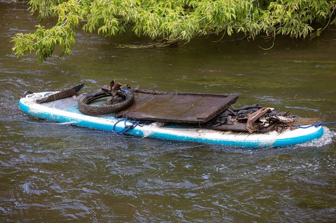 Cleaning up Vilnelė river