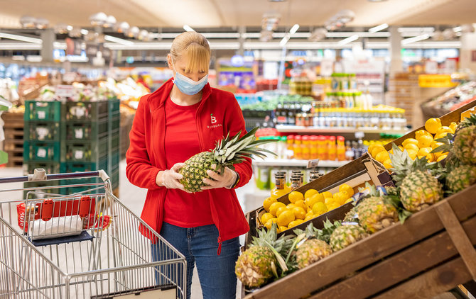 Collecting groceries at Barbora