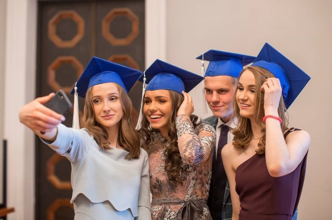Happy graduates. Ridas Damkevičius photo