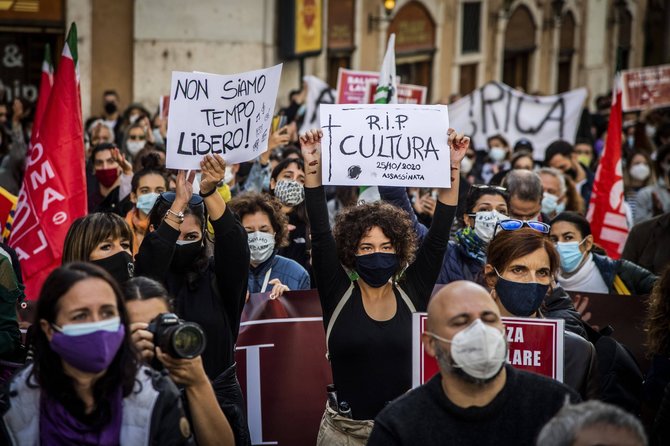 „Scanpix“/AGF/SIPA/Protestas Romoje prieš naujus ribojimus dėl koronaviruso pandemijos 