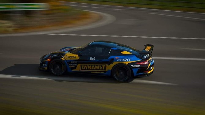 Dynamit Porsche lenktynių žaidimuose 