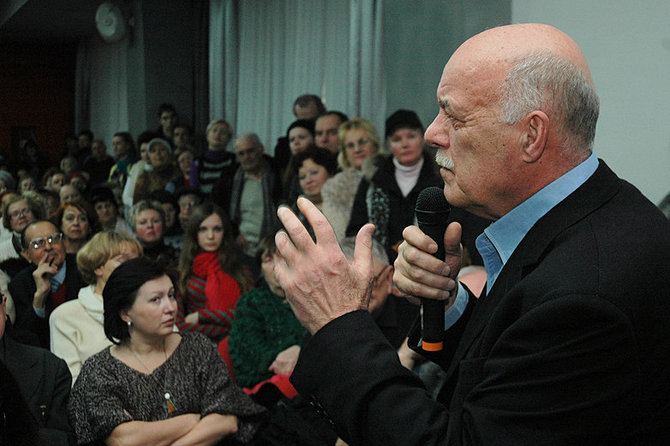 Stanislavas Govoruchinas – pirmojo „Format-A3“ diskusijų susitikimo pranešėjas Ukrainos Simferopolyje, 2010 m. vasario mėn.