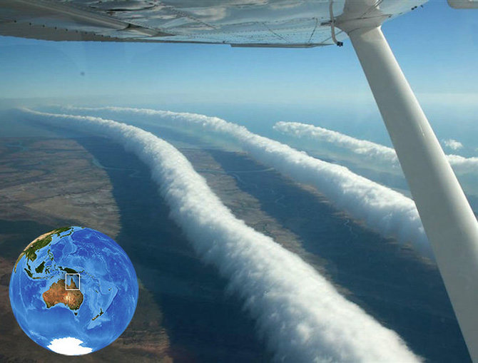 Micko Petroffo nuotr./„Rytinės šlovės“ debesys Australijoje, 2009 m.