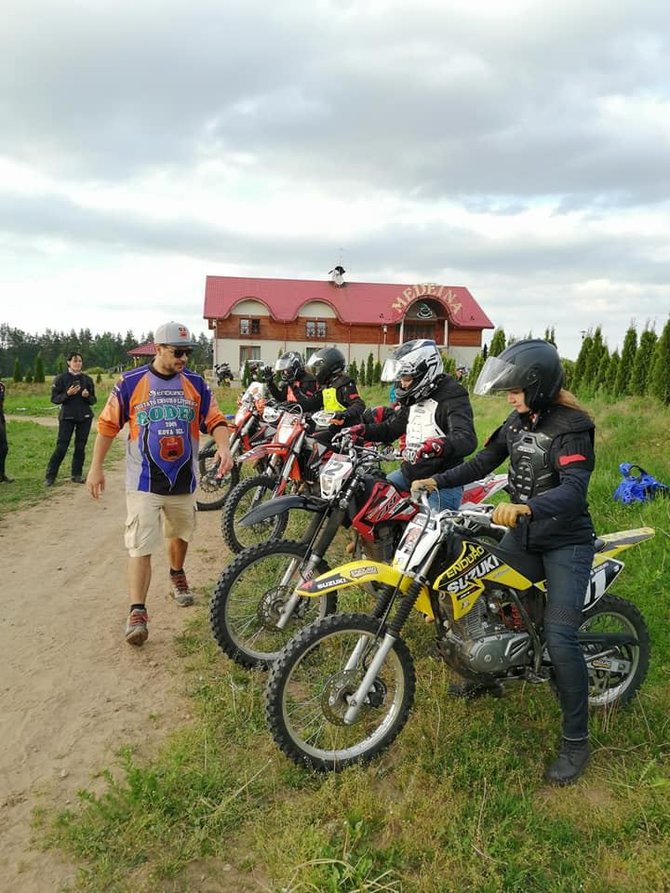 Organizatorių nuotr./Per Lietuvą važiavo pasaulinio motociklininkių turo dalyvės