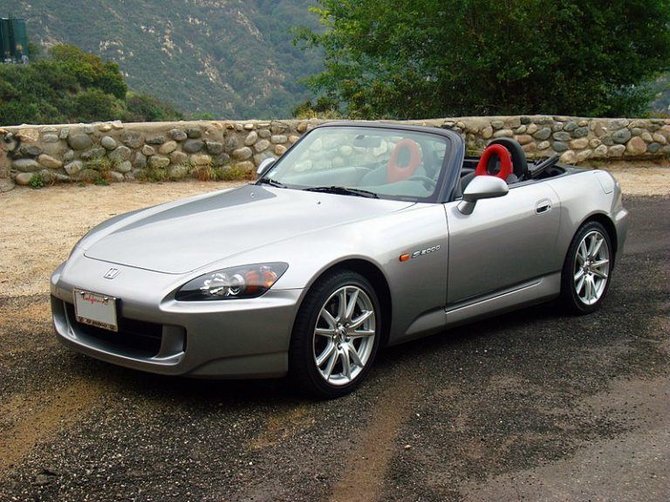 „Honda S2000“ – vienas patikimiausių visų laikų sportinių automobilių