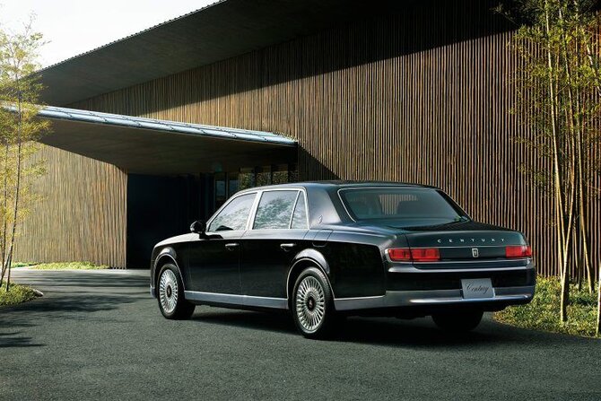 Gamintojų nuotr./„Toyota Century“