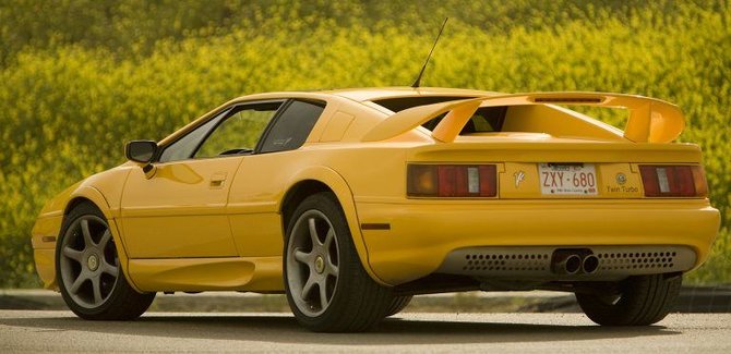 Wikimedia nuotr./Lotus Esprit V8 – legendinis superautomobilis.