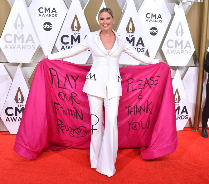 Vida Press nuotr./Jennifer Nettles „Country Music Awards“ ceremonijoje