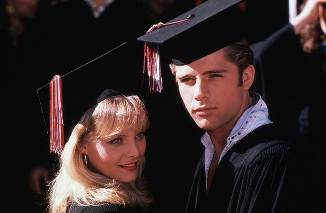 Vida Press nuotr./Michelle Pfeiffer ir Maxwellas Caulfieldas filme „Briliantinas 2“