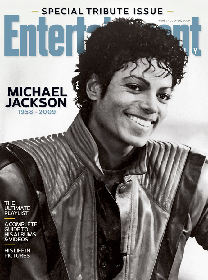 „Scanpix“/AP nuotr./Michaelas Jacksonas (1983 m.), vilkintis „Thriller“ klipo kostiumą, ant 2009 m. žurnalo viršelio