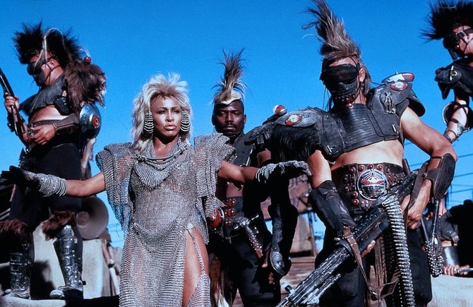 Vida Press nuotr./Tina Turner filme „Pašėlęs Maksas. Griaustinio karalystė“