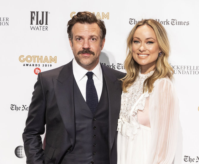 Vida Press nuotr./Jasonas Sudeikis ir Olivia Wilde (2019 m.)