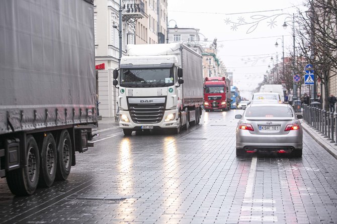 Arno Strumilos / 15min nuotr./Protestuojantys vežėjai užplūdo Vilniaus centrą