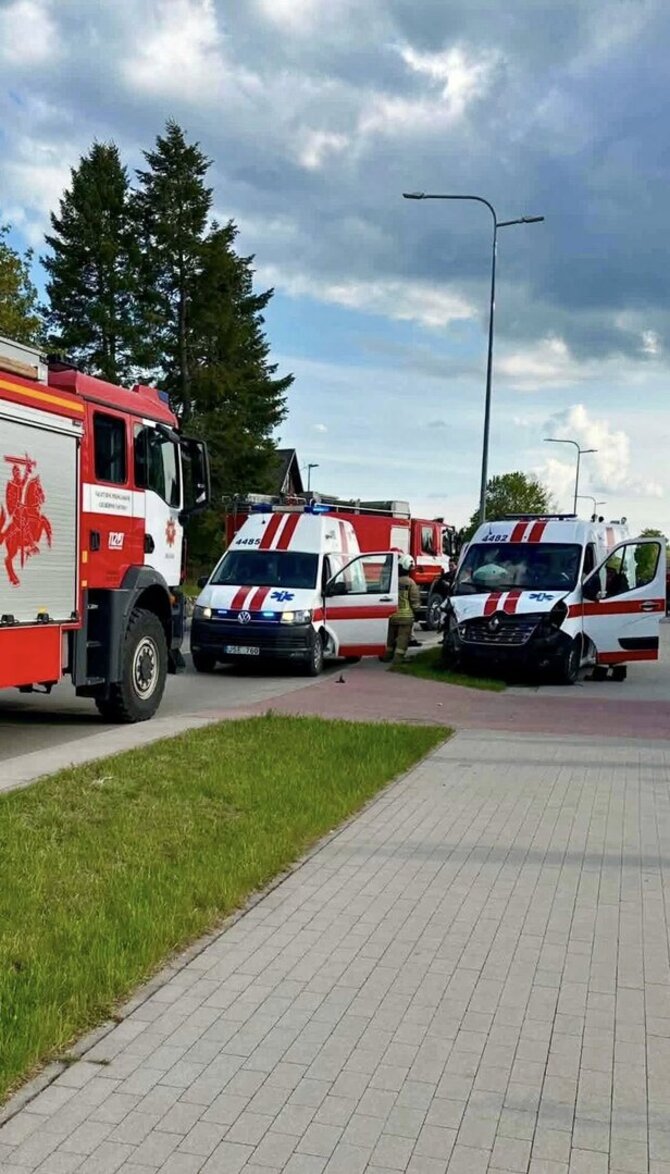 GPMT feisbuko nuotr./Greitosios pagalbos automobilis