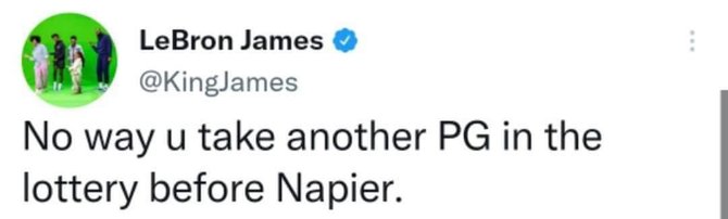 Twitter/LeBrono Jameso liaupsės Shabazzui Napierui