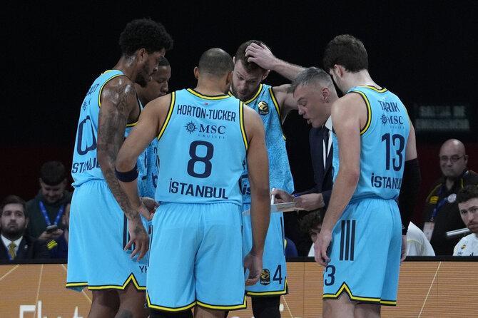 Vida Press nuotr./Šarūnas Jasikevičius ir Stambulo „Fenerbahče“