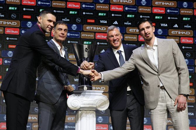 Vida Press nuotr./Kostas Papanikolaou, Georgios Bartzokas, Šarūnas Jasikevičius ir Nando De Colo