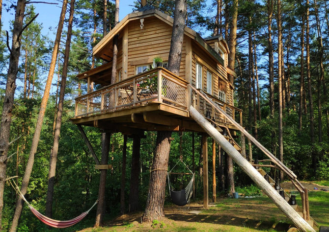 „Tree House Molėtai“ nuotr./Namelis medyje 