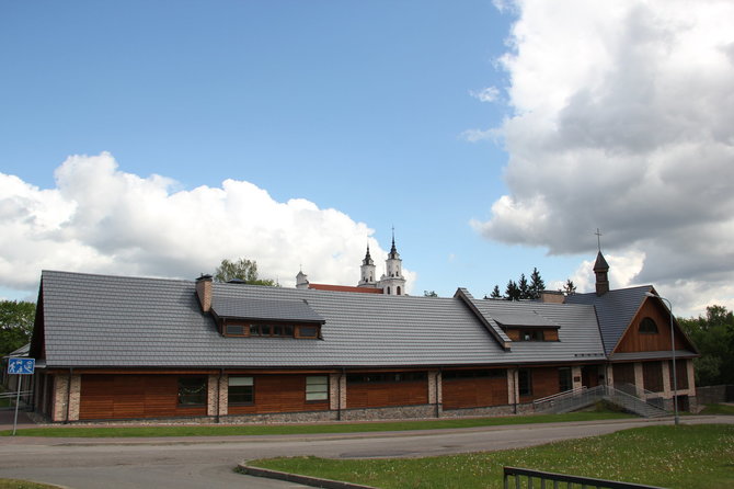 „BMI Monier“ nuotr./Vilniaus Kalvarijų vienuolynas (stogas dengtas „Turmalin“ čerpėmis)