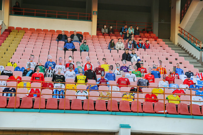 „Scanpix“ nuotr./„Virtualūs“ sirgaliai Baltarusijos stadione