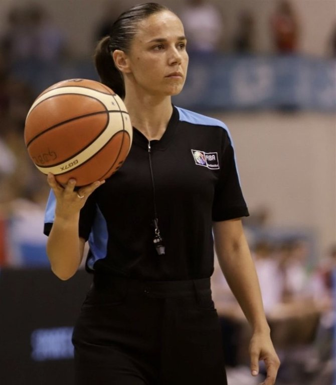 FIBA nuotr./Esperanza Mendoza padeda koronavirusu užsikrėtusiems žmonėms