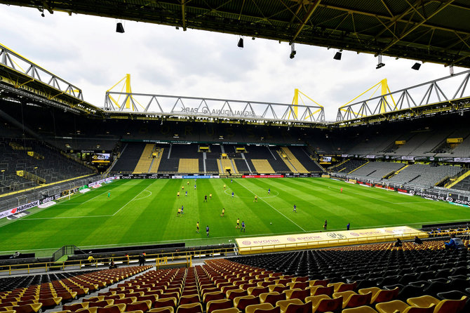 „Scanpix“ nuotr./Tuščias Dortmundo stadionas