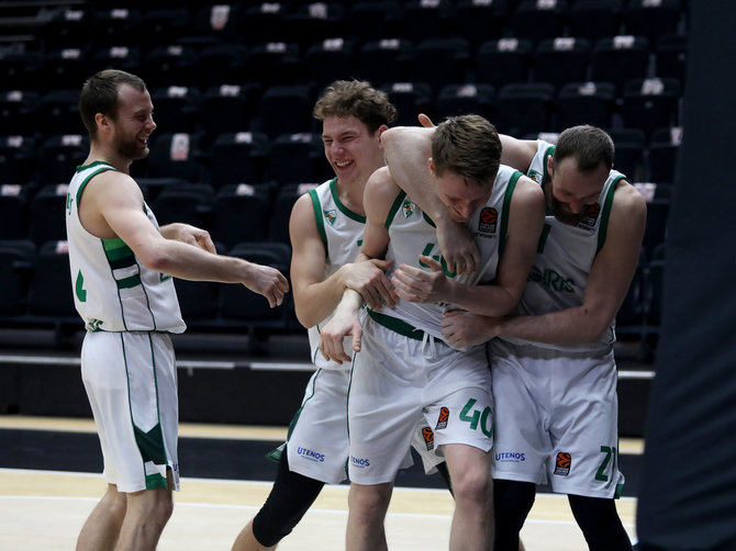 Getty Images/Euroleague.net nuotr./Žalgiriečių triumfas po lemiamo Mariaus Grigonio metimo