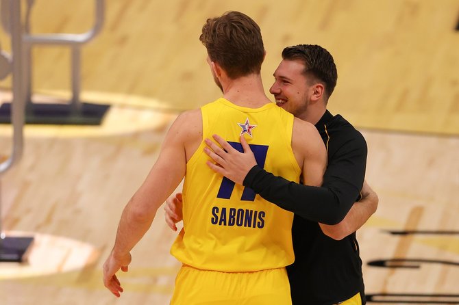 „Scanpix“ nuotr./Domantas Sabonis ir Luka Dončičius