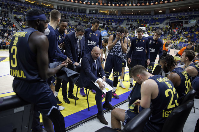 Getty Images/Euroleague.net nuotr./Aleksandras Džordževičius ir „Fenerbahče“ krepšininkai