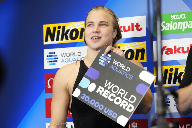 „Scanpix“/AP nuotr./Rūta Meilutytė iškovojo pasaulio čempionato auksą ir pagerino planetos rekordą