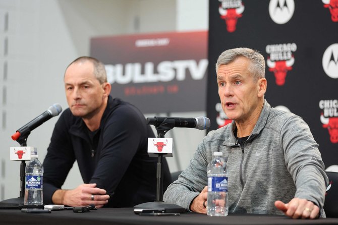 Scanpix/Getty Images via AFP nuotr./Artūras Karnišovas ir „Bulls“ vyr. treneris Billy Donovanas
