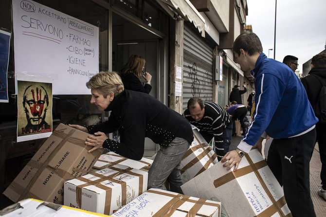 Il New York Times/Foto di NAdia Shira Cohen/I residenti ucraini di Bari manifestano sostegno all'Ucraina