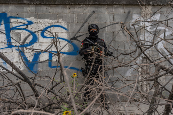 „The New York Times“/Alejandro Cegarra nuotr./Meksikos policijos pareigūnas