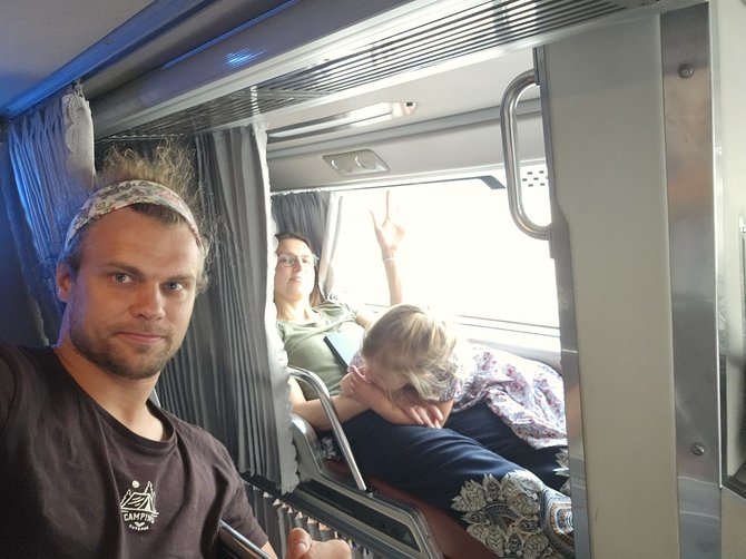 Asmeninio archyvo nuotr. /Martyno, Ievos ir jų dukters Anelės kelionė po Aziją 