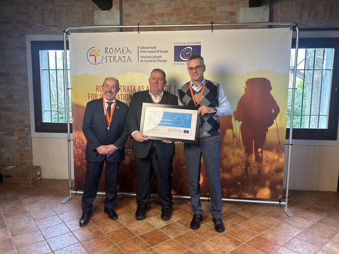 Camino Lituano nuotr. / Iš kairės: Europos kultūros kelių instituto direktorius Rui Gomes, Europos asociacijos Romea Strata prezidentas Raimondo Sinibaldi, Camino Lituano vienas iš kūrėjų Marius Minkevičius