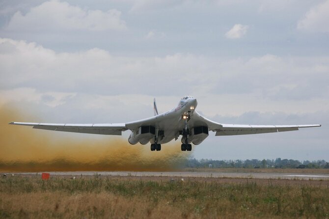 „Tupolev“ nuotr./Didžiausias pasaulyje kovinis lėktuvas TU-160 