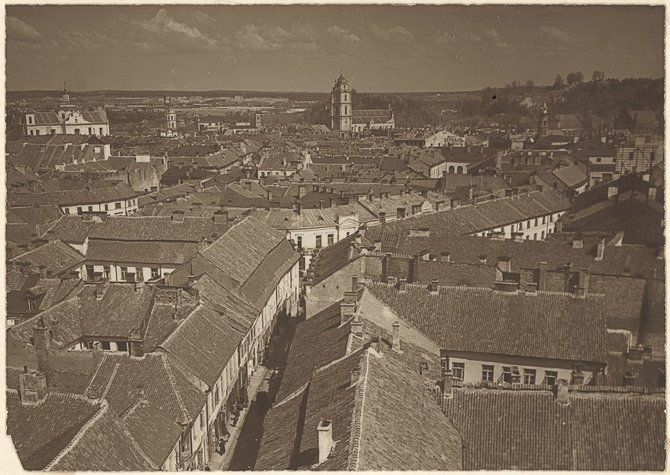 Jano Bulhako fotografija/ Nacionalinis M. K. Čiurlionio dailės muziejus/Vilniaus senamiesčio panorama, apie 1917 m.