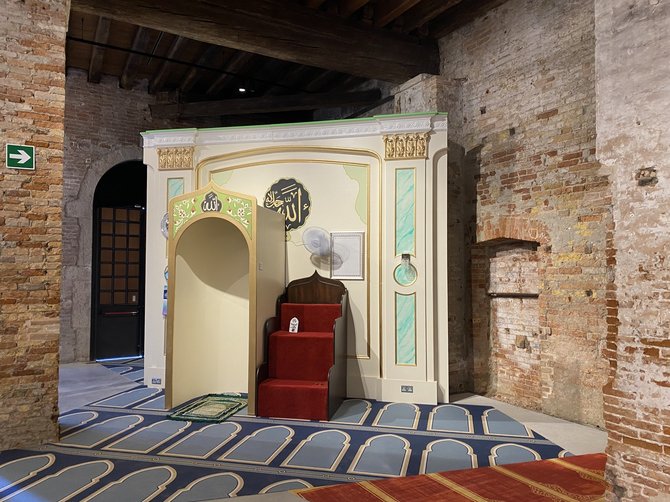 Tado Grabio nuotr./ 15min nuotr./Penktąjį kartą organizuojamas bendras Venecijos bienalės bei Viktorijos ir Alberto muziejaus arsenalas „Three British Mosques“ 2021 m. Gegužės 21 d. 