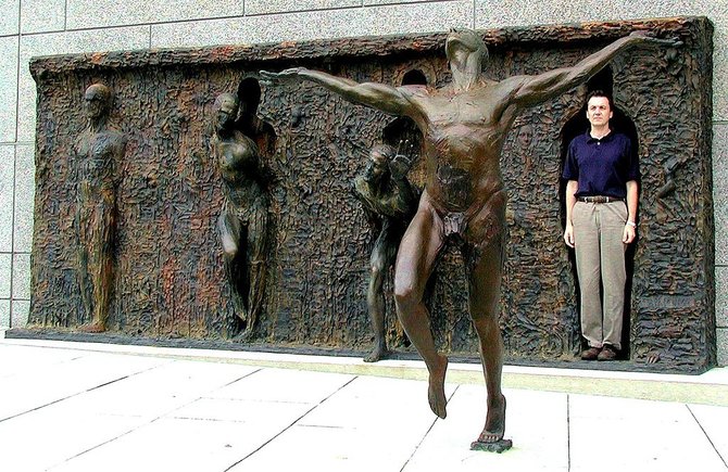 Wikipedia Commons nuotr./„Freedom Sculpture“, (liet. „Laisvės skulptūra“) Filadelfija, Pensilvanija