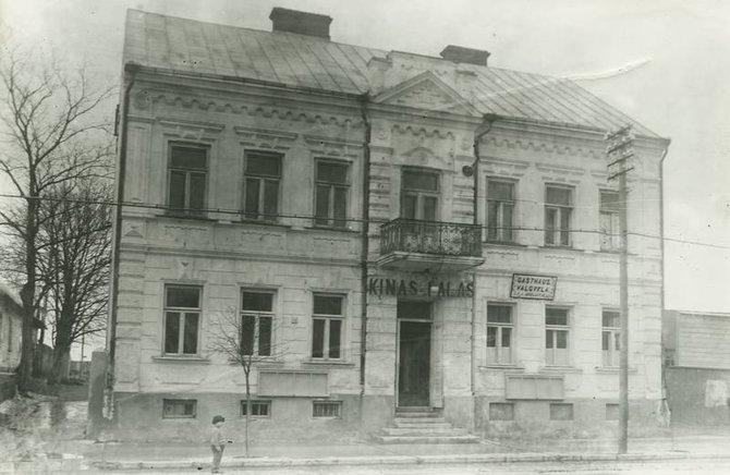 Marijampolės kino teatras „Palas“ (1942 m., LTMKM, fotografas Stasys Rūškys)