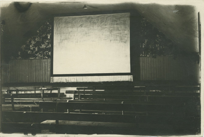 Žagarės kino teatro „Mėnulis“ salė (1942 m., LTMKM)