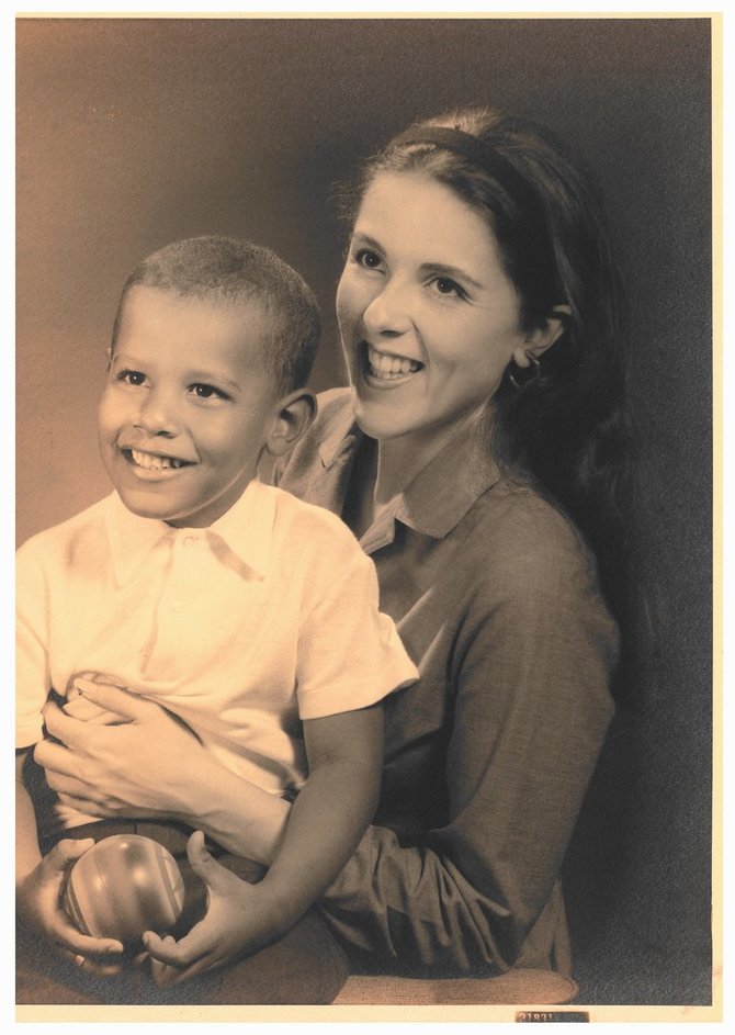 Obama-Robinson archyvo nuotr./Barackas ir jo mama Anna Dunham