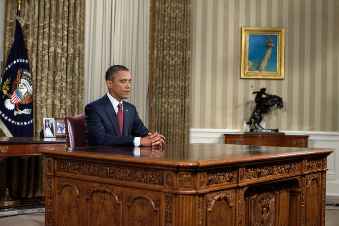 Pete Souza nuotr./Barackas Obama pasirengęs pranešti apie misijos Irake_pabaiga