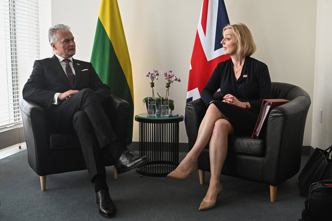 „Reuters“/„Scanpix“ nuotr./Gitanas Nausėda, Liz Truss