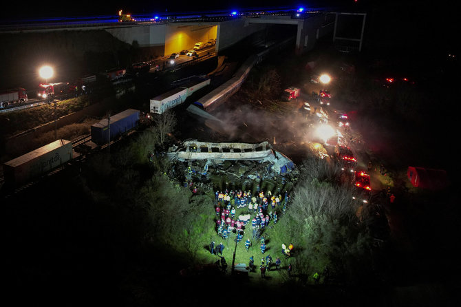 Foto Reuters/Scanpix/Due treni si sono scontrati in Grecia