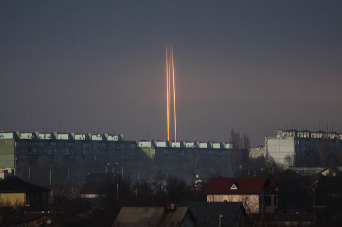 „Scanpix“/AP nuotr./Iš Rusijos skriejančios raketos