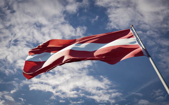 123RF.com nuotr./Latvijos vėliava