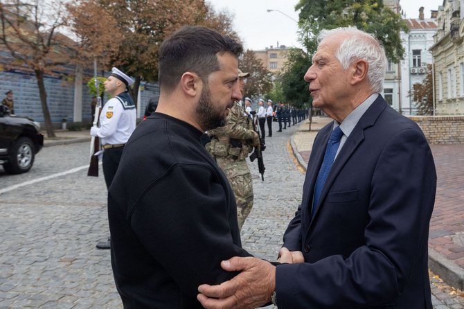 AFP-Scanpix nuotr./ Ukrainos prezidentas Volodymyras Zelenskis ir Europos Sąjungos diplomatijos vadovas Josepas Borrellis.